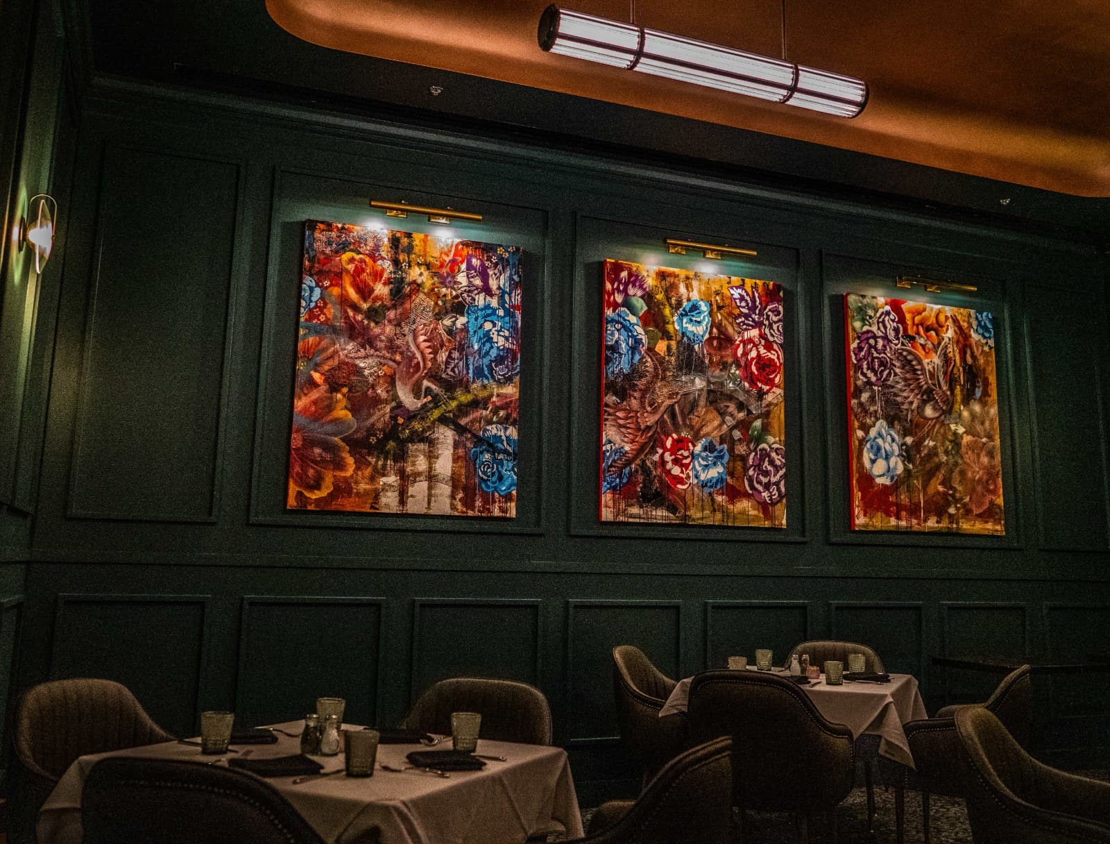 Locket dining room